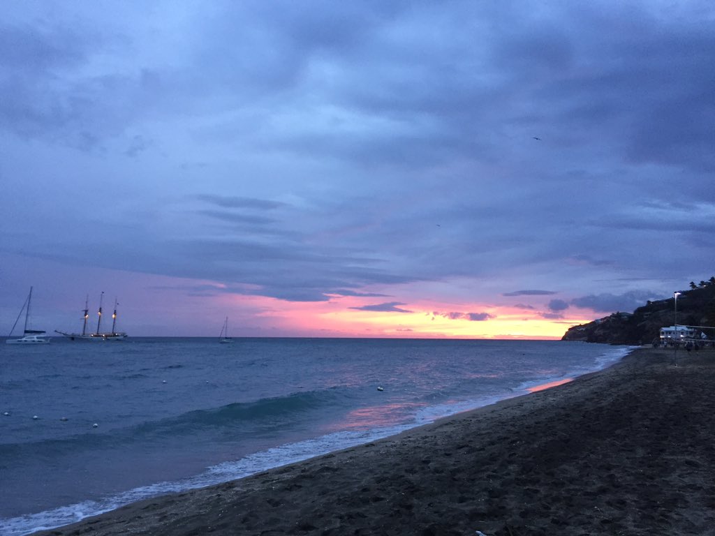 UICinSKN's tweet photo. Just another day in paradise...#beach #stkitts #frigatebay #studyabroad https://t.co/iROagguiBf