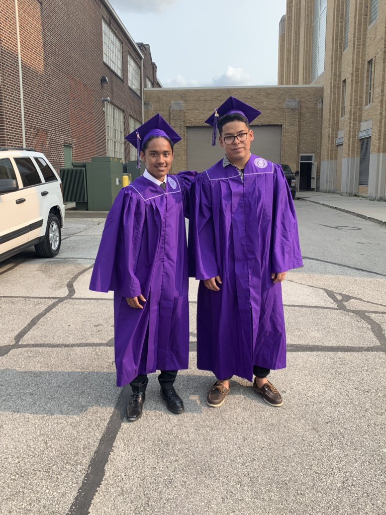 #INGrads my brother 2019 💜😍👨🏽‍🎓 thank you @BDSeniors19 @BenDavisHS