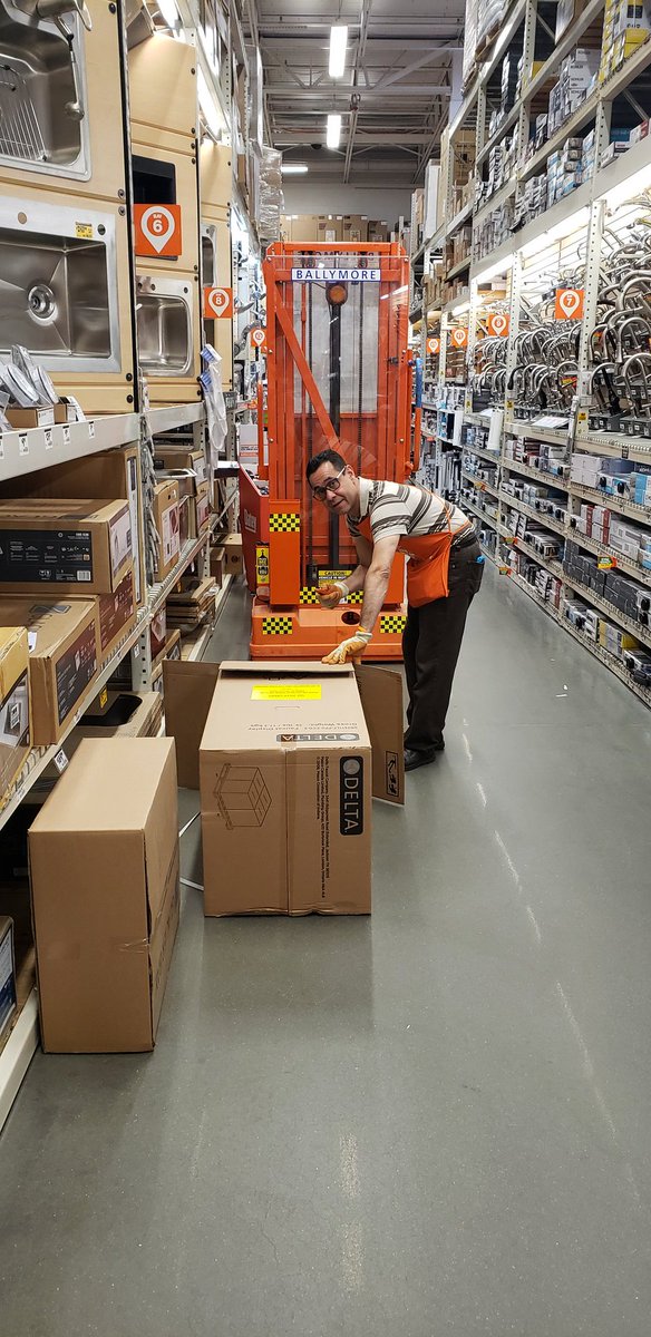 agiacomello1's tweet image. Our plumbing associate Edgar always doing the right thing when it comes to following safety. Great job Edgar!!!!!!!
