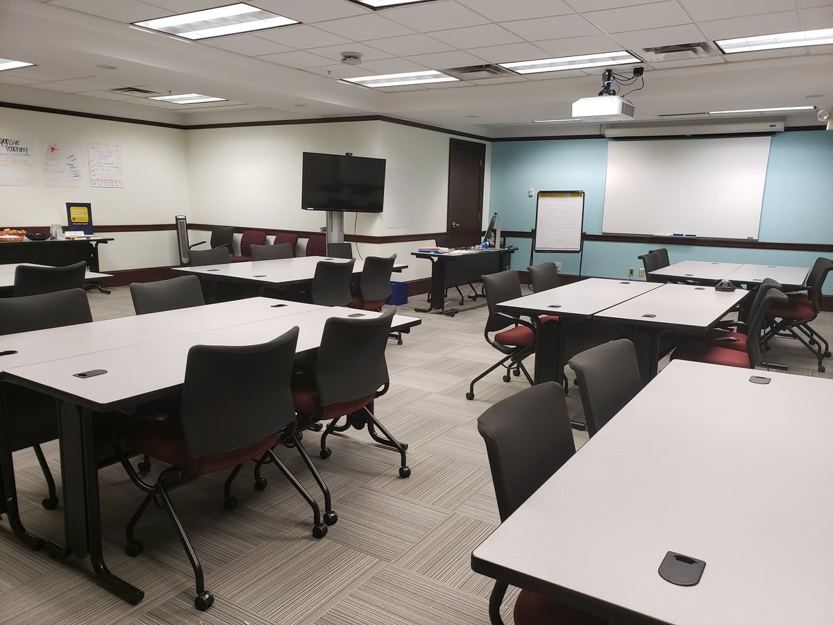 mobilecsp's tweet image. We&apos;re set up and ready for #MobileCSPOrientation at @StScholastica in St. Paul! @nationalcsed #APCSP see you soon #MobileCSP master teachers 🤗