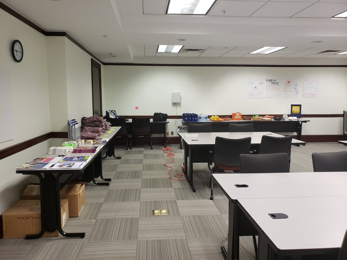 mobilecsp's tweet image. We&apos;re set up and ready for #MobileCSPOrientation at @StScholastica in St. Paul! @nationalcsed #APCSP see you soon #MobileCSP master teachers 🤗