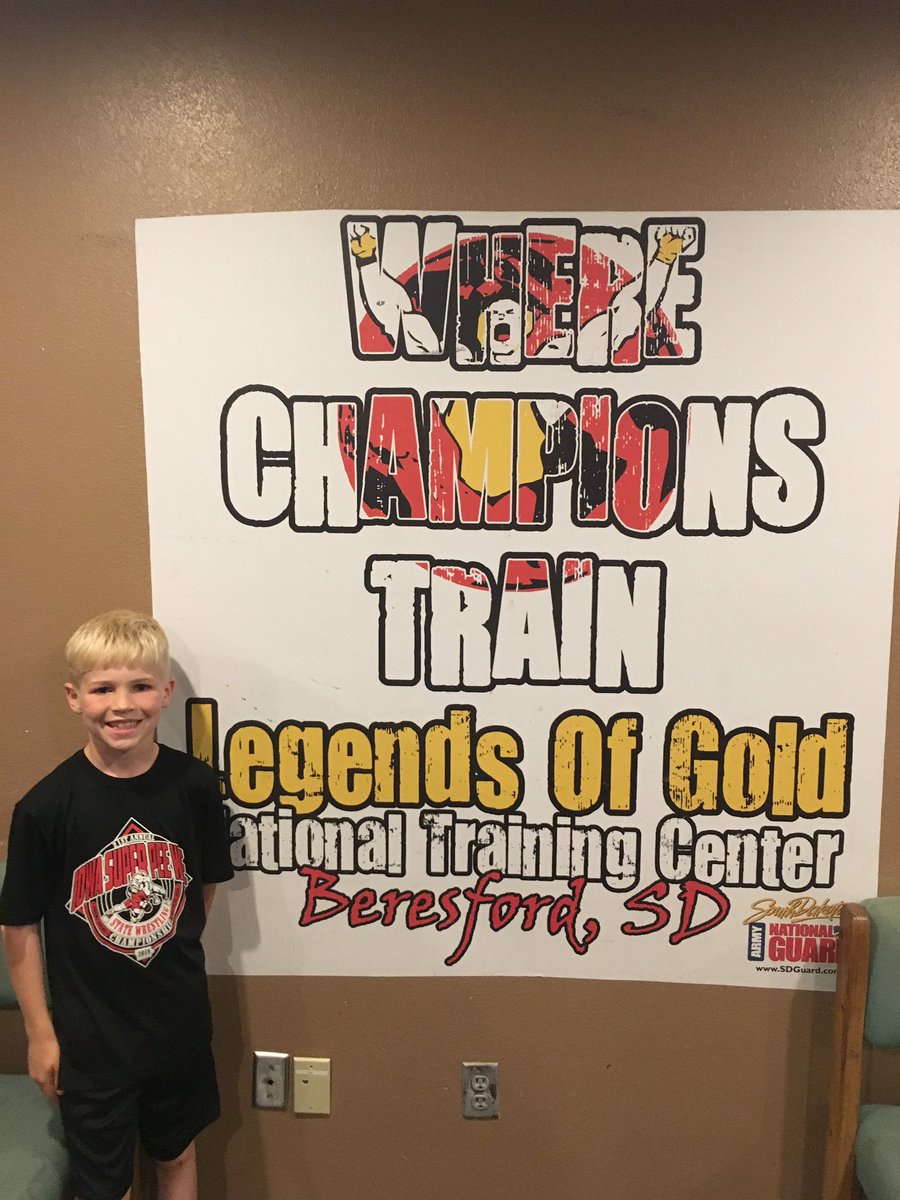 HardCoreHawkFan's tweet photo. #luketrain ready to get better and improve his takedowns with @JNo_Knows and @thielke_smooth at @LegendsOfGold ! https://t.co/4nXzG88F9W
