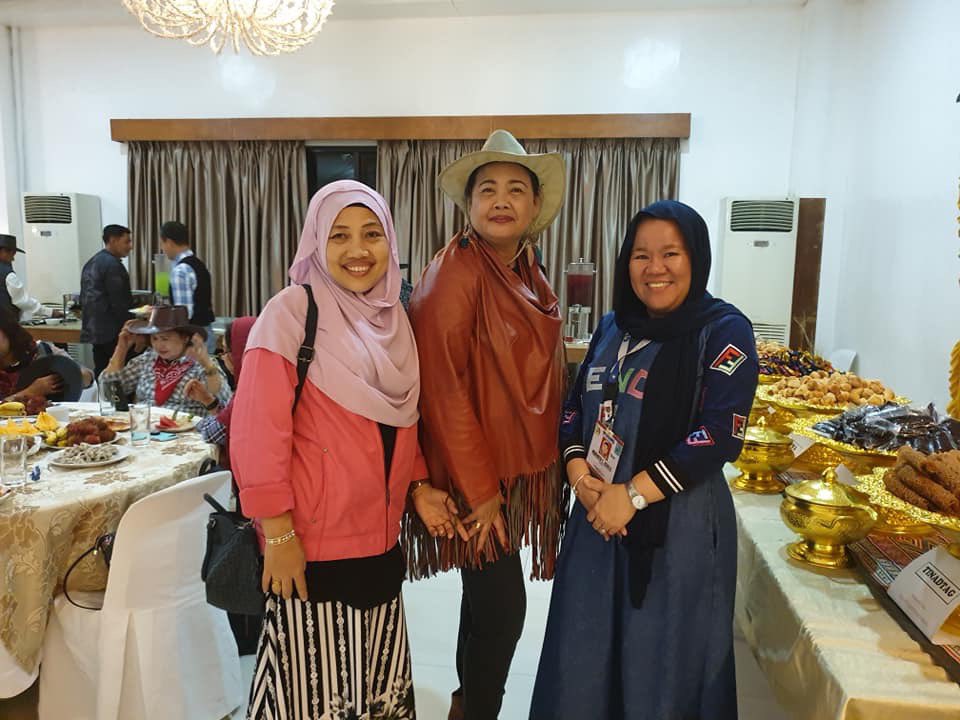 NorCanBen's tweet photo. Socials Night at the MidYear NMDC 2019 with the lovely Directors and BARMM’s Minister of Social Services. https://t.co/kUriZwiKO0