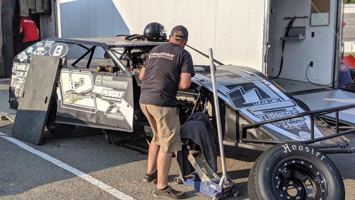 DIRTcarRacing's tweet photo. The #UMPModifieds are getting ready for Qualifying Hot Laps at @FGSpeedway #MusicCityNats https://t.co/OaYkwIdoO9