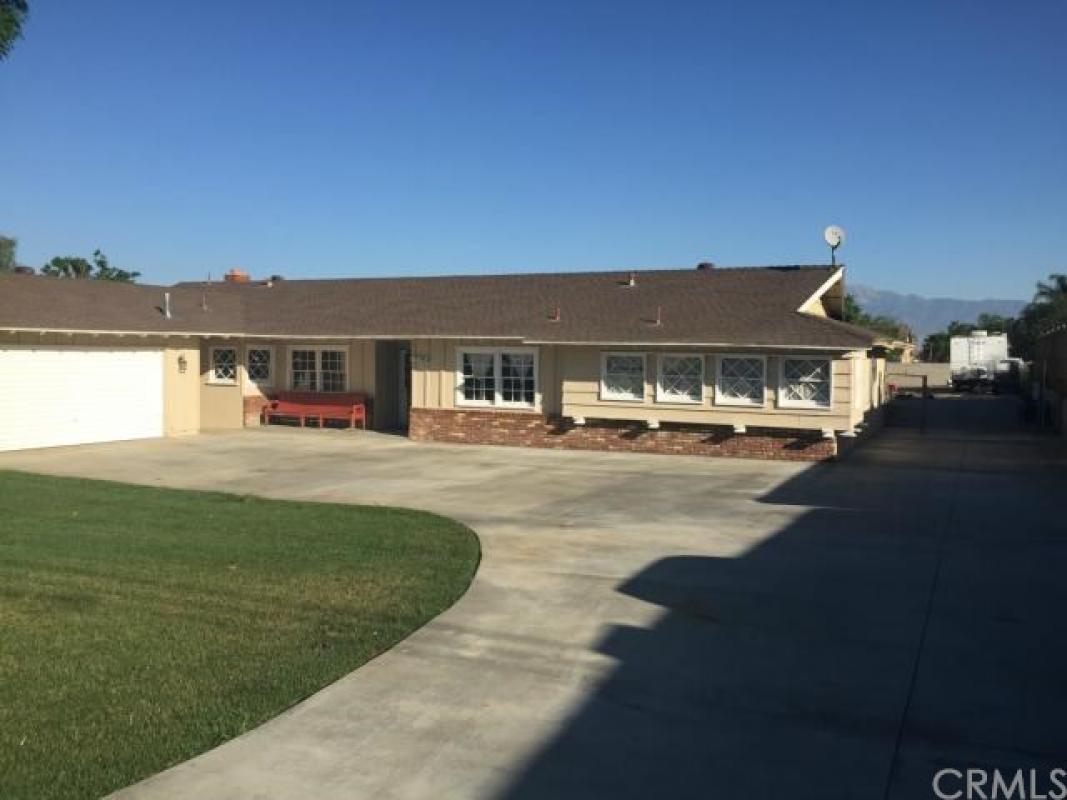 P2Phomes's tweet photo. I am looking for a buyer on 257 8th #Norco #CA  #realestate https://t.co/b8kIXVRd7e  JENNIFER GAMBLE Lic.#01749113  TARBELL, REALTORS. https://t.co/7oWEsTQOYc