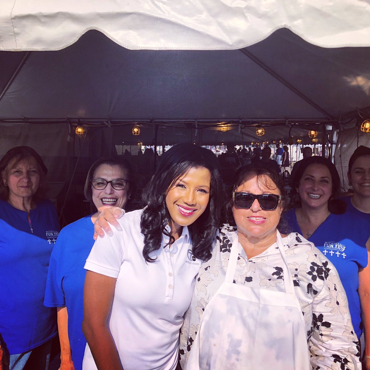GlendaLewisTV's tweet image. Got a whole new group of Aunties who’s magic hands made the DELICIOUS food! #imstuffed #michiganfunfest @cityoflivonia @wxyzdetroit