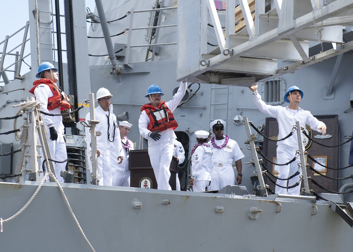 USS Chung Hoon Returns to Pearl Harbor! Welcome Home Sea Warriors!
#USSChungHoon #IntrepidPatriot #USNavy  #CNRH #NavyRegionHawaii #MIDPAC #ImuaENaKoaKai #GoForwardSeaWarriors #HawaiiNavy #USN #DontTreadOnMe