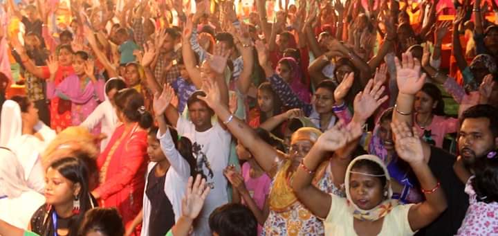 pstdineshkumar's tweet photo. SUPER BLESSED MEETING SECTOR 52 CHANDIGARH THANK YOU JESUS

BY: PASTOR DINESH KUMAR https://t.co/5kNd1PK14H