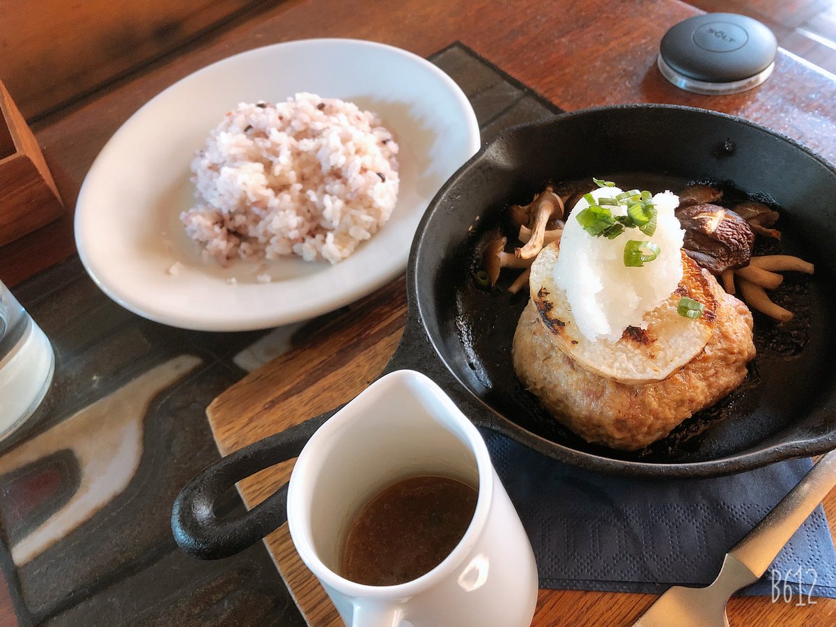 CrimsonRose_m's tweet photo. 娘と箕面のカフェ☕️なう

車走らせながら探したお店

おしゃれで
満足

#カフェ #ハンバーグ #ロイヤルミルクティ
#箕面 #おしゃれ #美味しい https://t.co/GGJexgwvSo