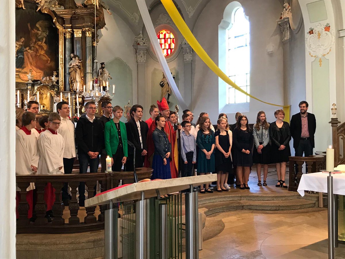 Novene vor Pfingsten! Heute beten und bedenken:
Herr sende aus deinen Geist und das Antlitz der Erde wird neu.
Gestern und heute vier Firmungen im Erzbistum.