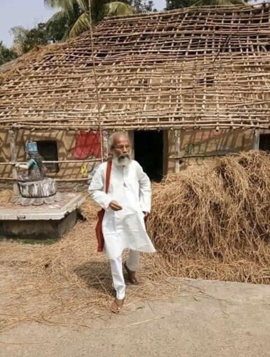 AnupamPKher's tweet photo. प्रताप चंद्र सारंगी: ईमानदारी और सादगी का प्रतीक। शपथ ग्रहण के समारोह में जिस उल्लास के साथ राष्ट्रपति भवन के प्रांगण में लोगों ने इनका स्वागत किया, उससे ये महसूस हुआ कि देश वास्तव में बदल रहा है। जय हो।😍🇮🇳 https://t.co/2JqhFkJMl9