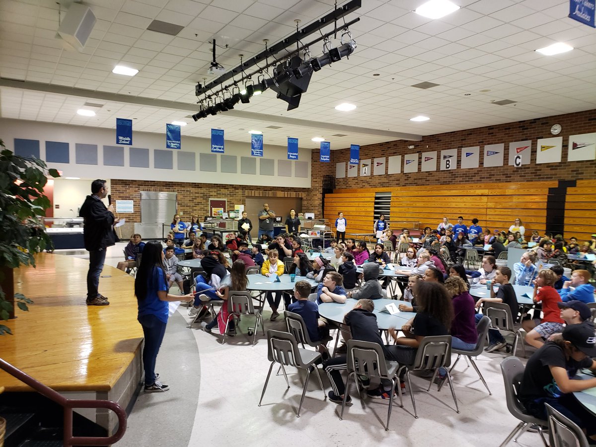 Jennifer Holm tweet media