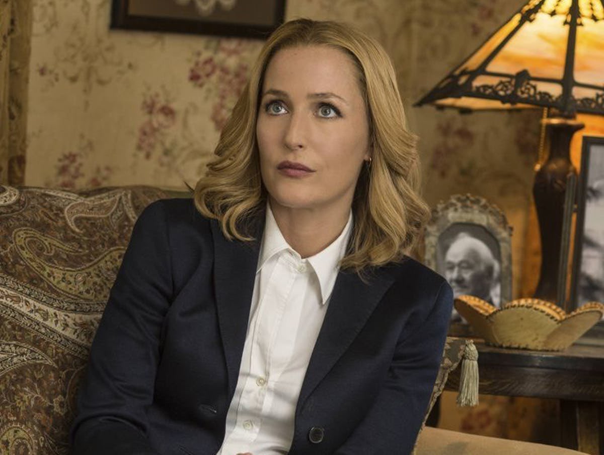 Gillian is so lovely in menswear She’s requires two tweets.