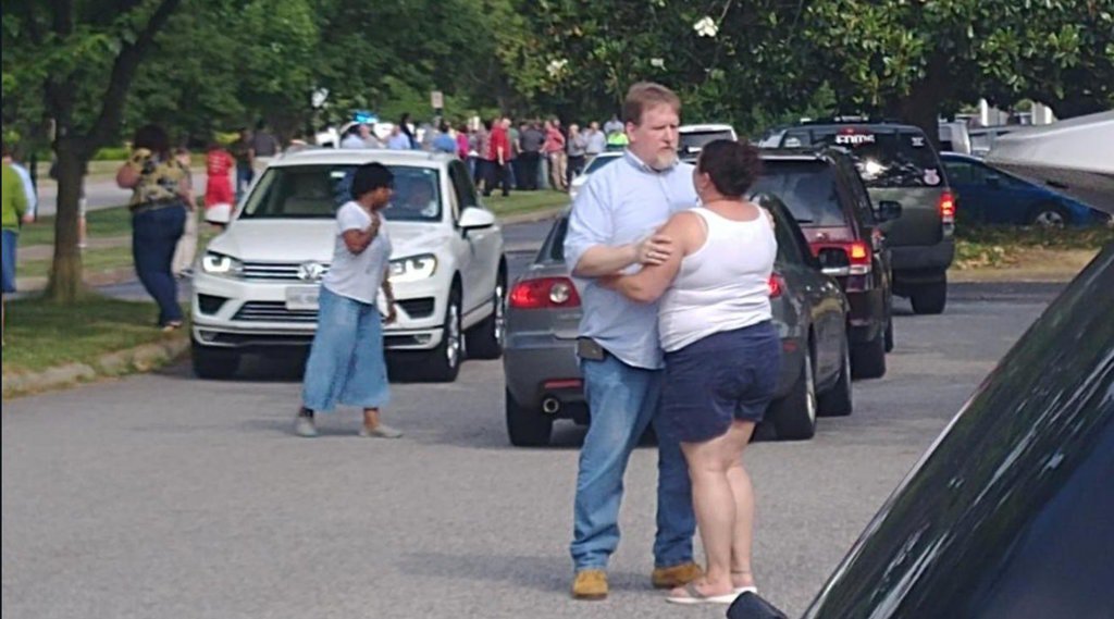 deigital's tweet photo. Virginia Beach Shooting: 12 Killed in Rampage at Municipal Center https://t.co/sa7a5wx0pf https://t.co/tSVeL1I977