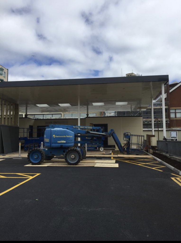 CatfossModular's tweet photo. Last push this weekend, ready for opening our new NHS main entrance to the public on Tuesday morning. 
#NHS #New #Retail #CatfossModular https://t.co/zWzeOZK2fv