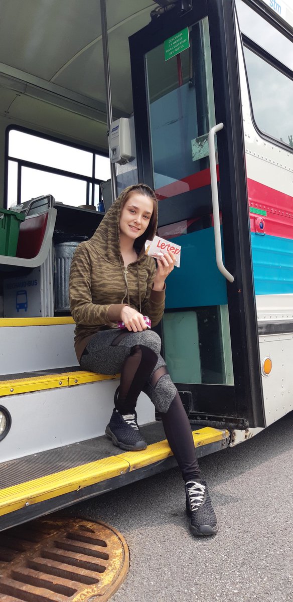 HorizonLBPSB's tweet image. @HorizonLBPSB students had a great lunch today with #rechaud-bus.  Thank you rechaudbus.org we really appreciated it!  @LBPSB #foodtruck #LBPSB