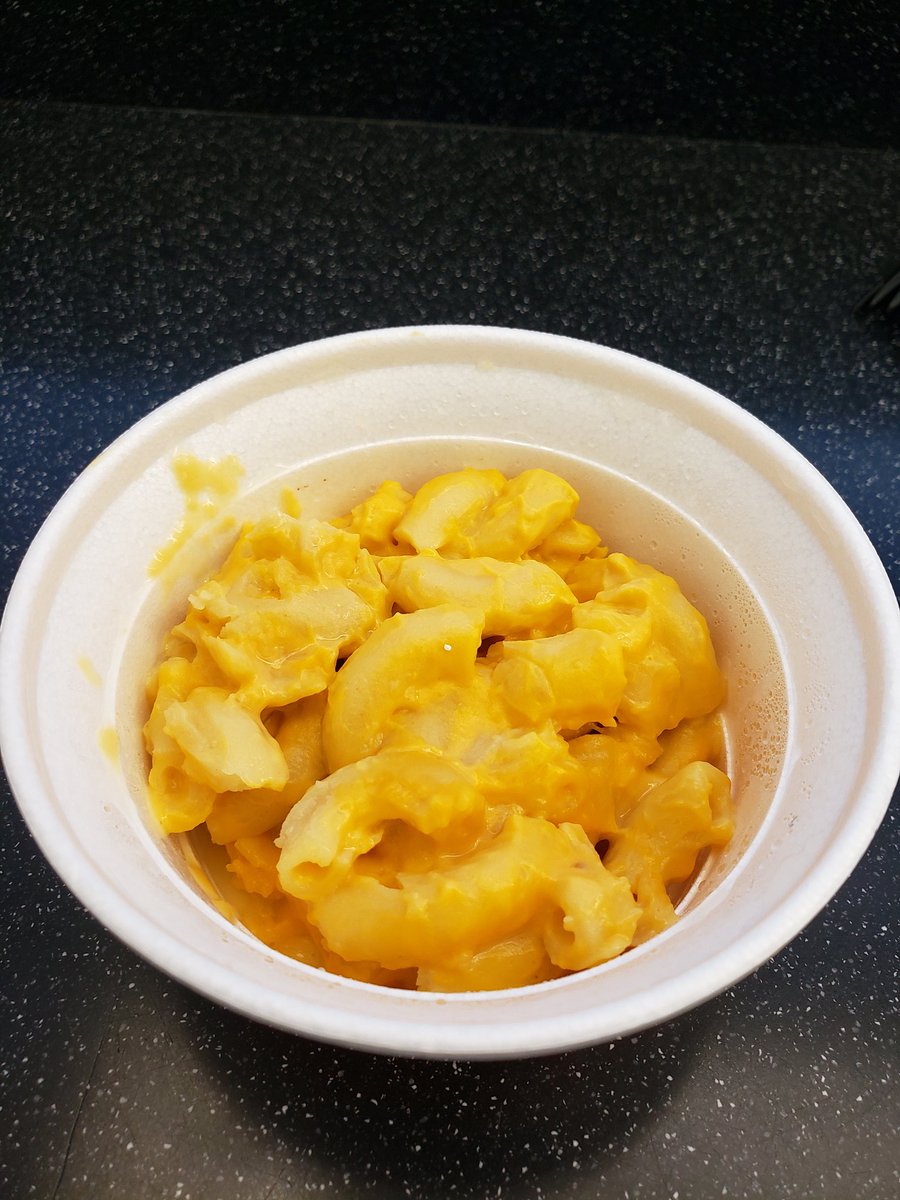 jayysenn's tweet photo. Me on to @PopeyesChicken on road trip impulse pit stop: Mashed potatoes and a biscuit, please. [out of mashed potatoes] ok then, red beans and rice? [out] mac and cheese? [yes] Great! Wait but why is it basically empty? https://t.co/AkYLZtPvmZ