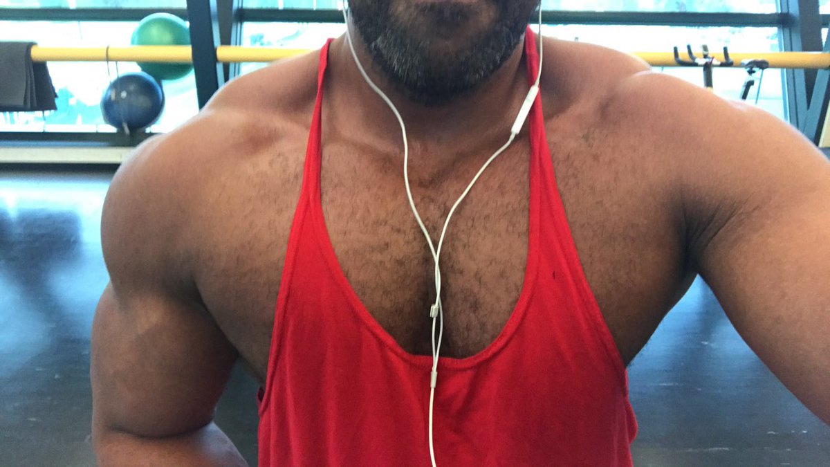 musclepupx's tweet photo. Working on that chest pump #chestday #chest #musclepup #gains #dedication #summerbulk #carbs #progress https://t.co/pYDlDRsC0v