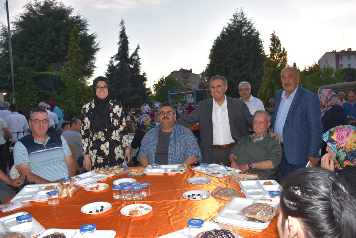 Servi mahallesi iftar programı ve Tasavvuf Dinletisi Fatih Çelik ile Kadir gecesi özel Kur'anı Kerim Tilaveti ve Semazenler eşliğinde ilahi dinletisi programından kareler..
#BigadiçBelediyesi
