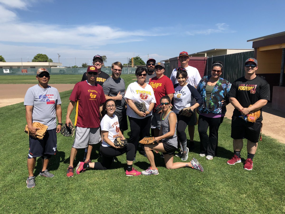 LosBanosTigers's tweet photo. Love the staff support for our staff softball game. #TigerPride #GreatToBeATiger https://t.co/w4E8C9jrxP
