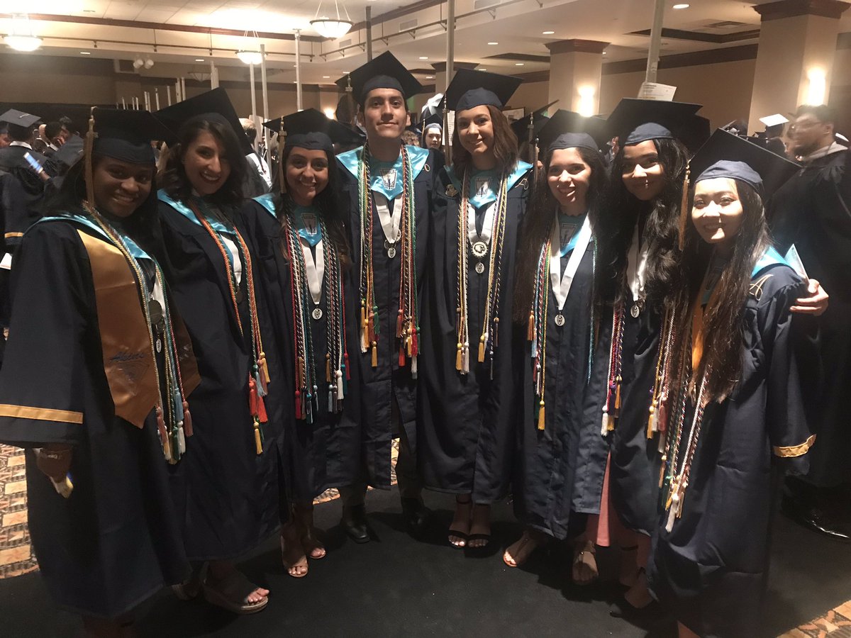 ahsnhs2's tweet photo. Our officers last good bye “we wish you all the best for next year and hope y’all succeed to the max love y’all lots #AISDgrad https://t.co/b09mFXqaqz