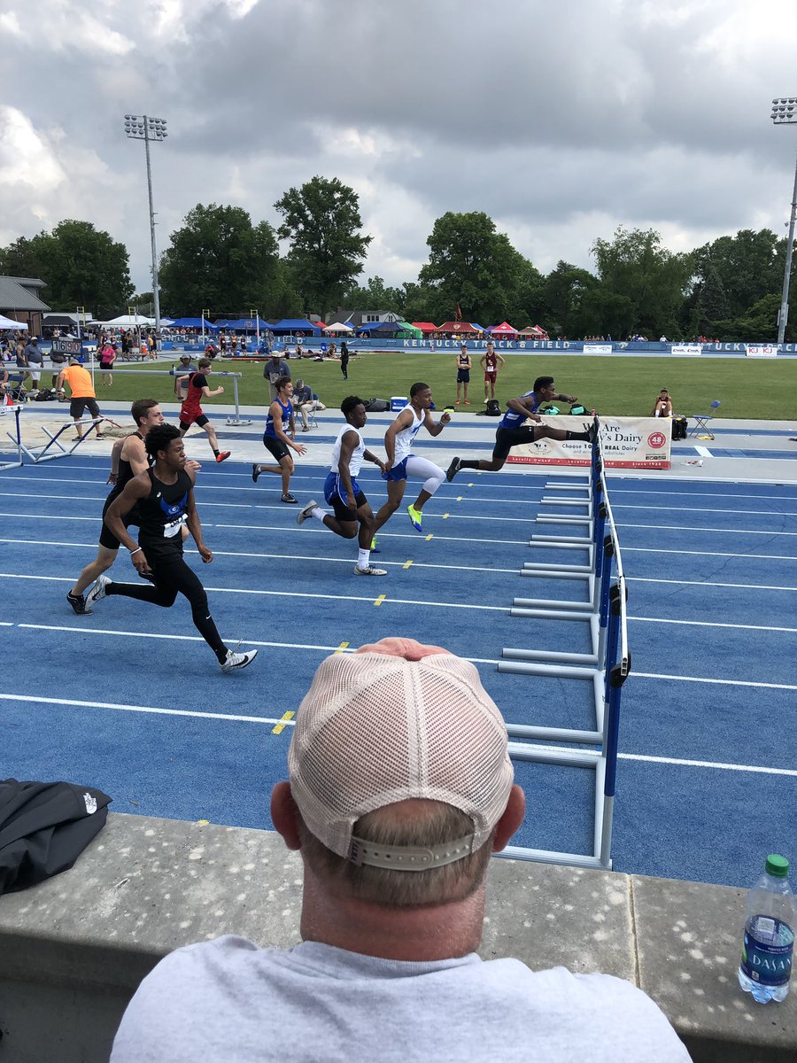 CoachCole's tweet photo. Awesome to watch these guys compete! Congrats @EJHSJagsTrack on a great day! #Jags #GoBigE #1East https://t.co/zLmpOnNMpa