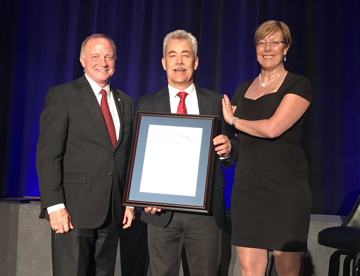 ACSMNews's tweet image. ACSM is honored to present Dr. Lawrence Spriet of @uofg with the ACSM Citation Award at #ACSM19.