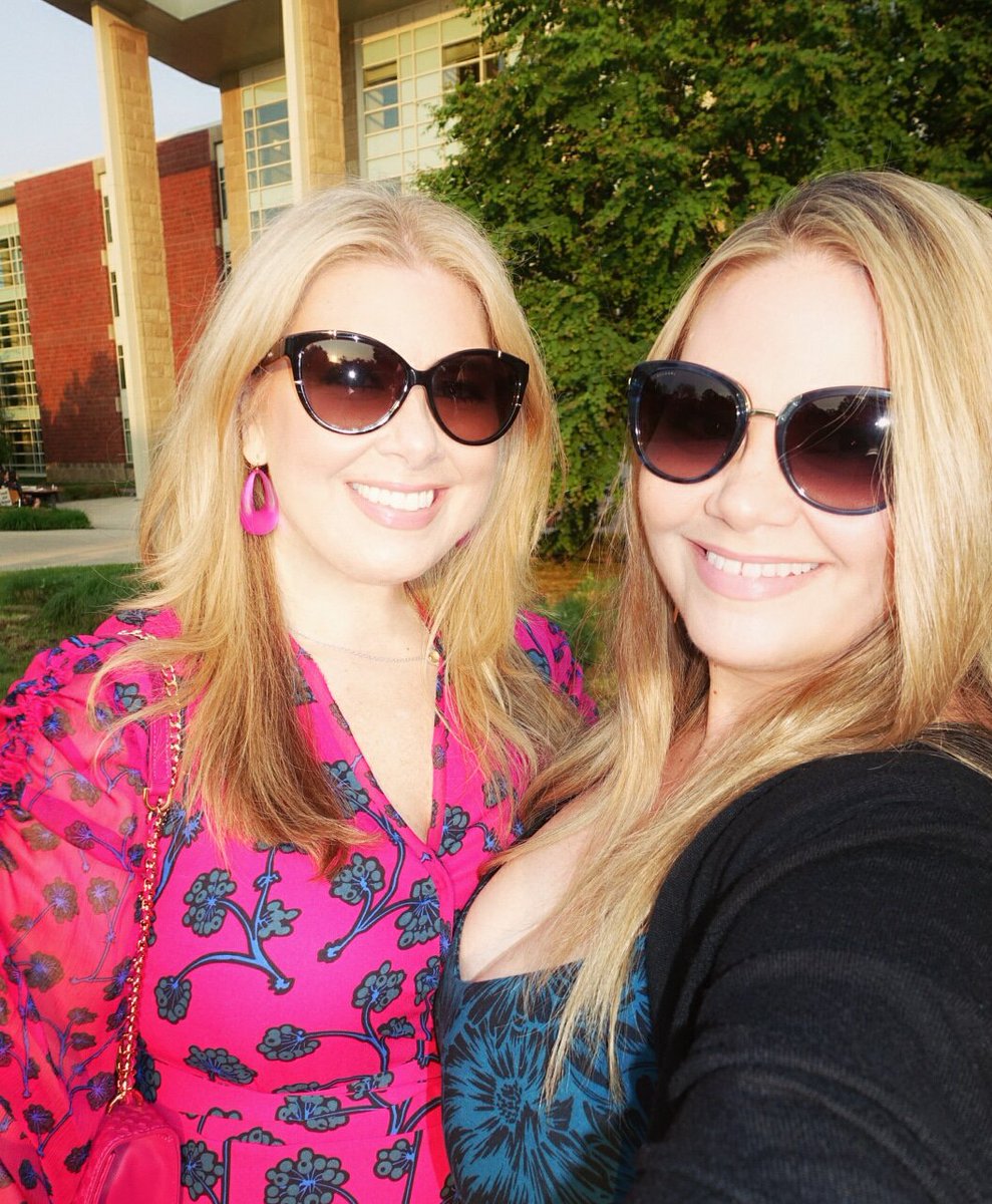 DKDDS's tweet photo. #NationalSmileDay Smile from your heart, it is like sunshine. #sistersister #nationalsmileday #fridayfeeling #lastnightofmay #smilemore https://t.co/1r64qbFrLh