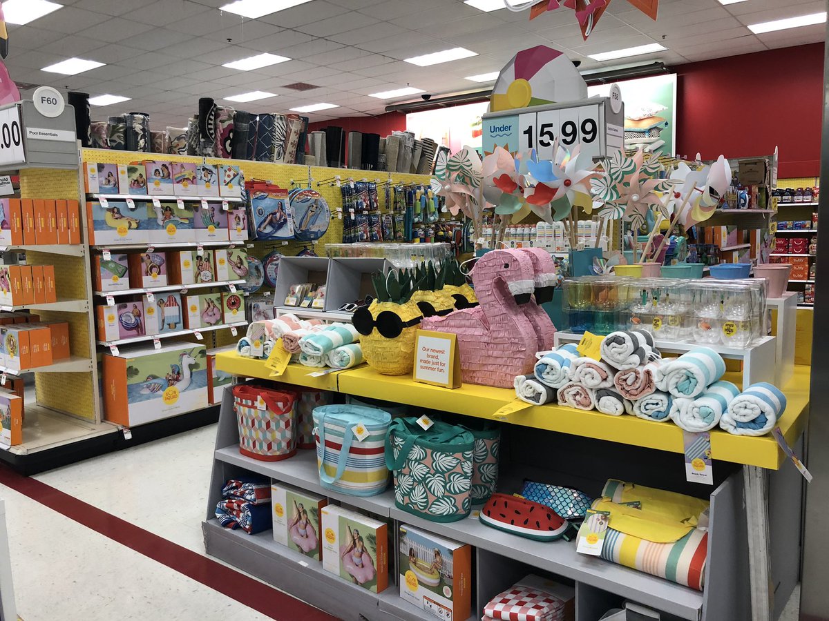 KippLaura's tweet photo. Ready for some summer sales this weekend! #Filled2Capacity #NothingLeft2ComeOut @jamaal_edwards @Dewayman @JamesHR_2033 @TargetCher @Jennylove1989 https://t.co/ImQKacQJIh