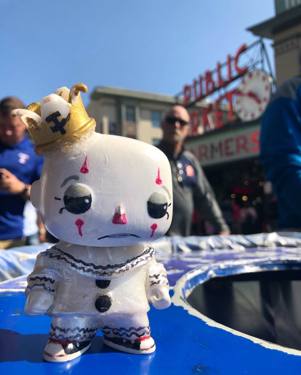 PuddlesPityP's tweet photo. That guy knows. Tonight @SaveShowbox! Night 1 of 2. #saveshowbox #seattle https://t.co/h7IUoeg4gV