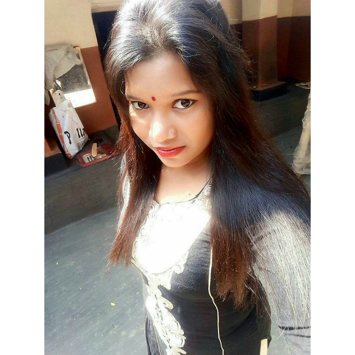 santhalworld's tweet photo. #santhal #sarna #Kuri
@santhal_world ➡ @hansdah.malati87
🏡 👉#Bhubaneshwar #Orissa
 Follow 👉@hansdah.malati87
#kurta #jeans
#photoshot💕💕 
#instamodels💕💕
#casualstyle #getup 👌 ade chehra💕💕
👌 jhakas kuri 👧
#Orissa #Kuri #share #comments
#johar 🙏 #marang_buru_hirla https://t.co/X7Z1LCZnvi