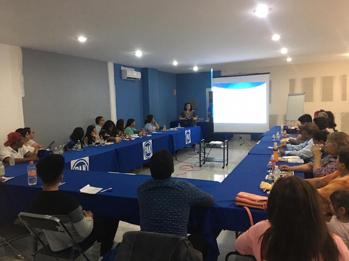 RegidoresEdomex's tweet photo. #CursoTIP 
Llevamos a cabo el Taller de Introducción al Partido en el Comité Directivo Estatal y en el Comité Directivo Municipal de Cuautitlán Izcalli.

Gracias a los capacitadores Maritza Velázquez e Iván Torres por llevarlos a cabo.
#ElPANqueQueremos #FyCPANEdomex https://t.co/Q6HVgJdAsr