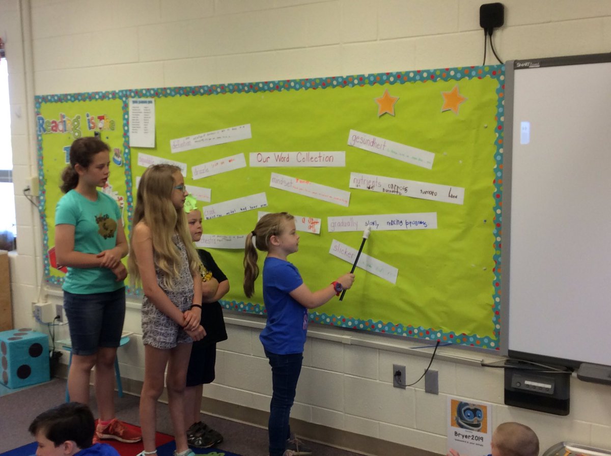 BryerKinders's tweet photo. My kinders worked with 4th graders to learn the meaning of new words we had charted from “Donavan’s Word Jar”.  I was impressed with the little learners and teachers!  The best part was hearing a few of the words used correctly later in the day. #ESSDEXCELS https://t.co/Rm1Ne7mraj