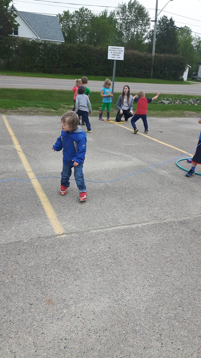 AnneLGeorge's tweet photo. @Killaloeps jumps jumps jumps rope for heart raising over $2000! Shout out to Mr VW and the Gr 5/6 class for organizing the activities! #jumpropeforheart #FitnessFriday https://t.co/ReznL4XaFO