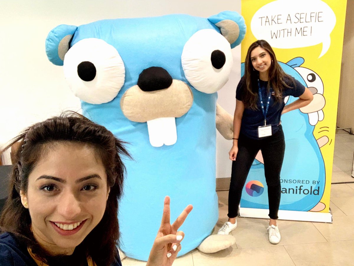 BunnyShah's tweet photo. What do u do when you see a giant gopher ....U take a #selfie π @goconcanada #Golang #GoCon #GoConCanada #techtalent #hiringsgophers https://t.co/xcVXLF1cMM