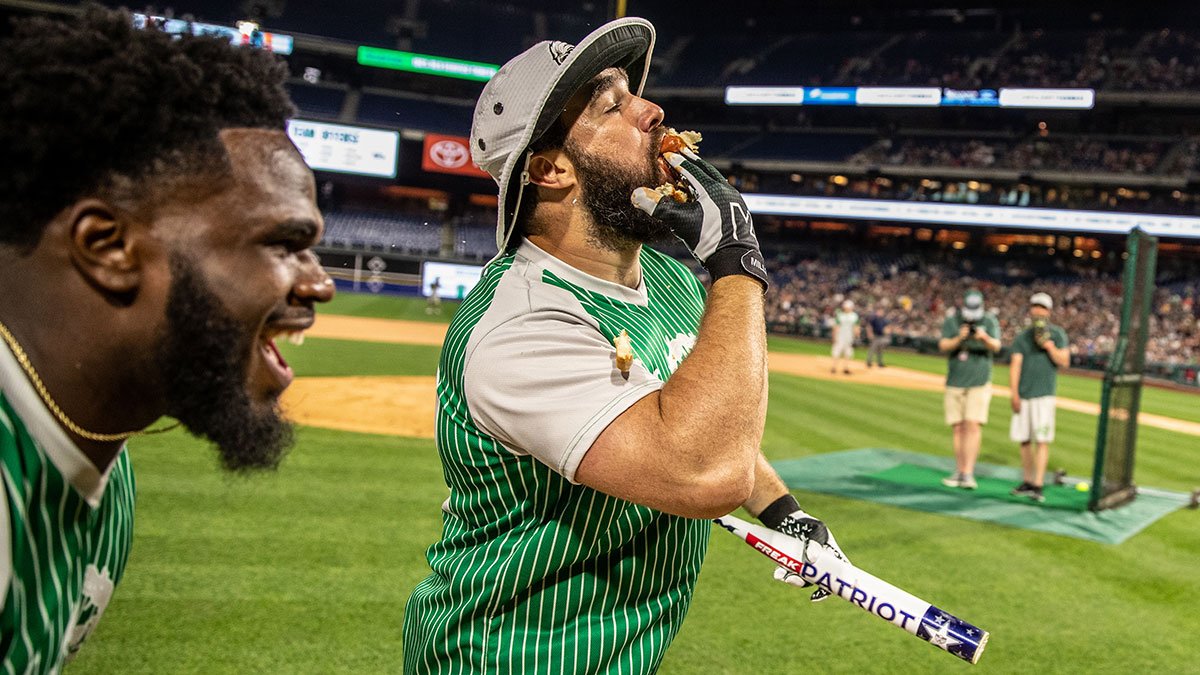 Eagles's tweet photo. Is a hot dog a sandwich? https://t.co/AO2xLPUghw