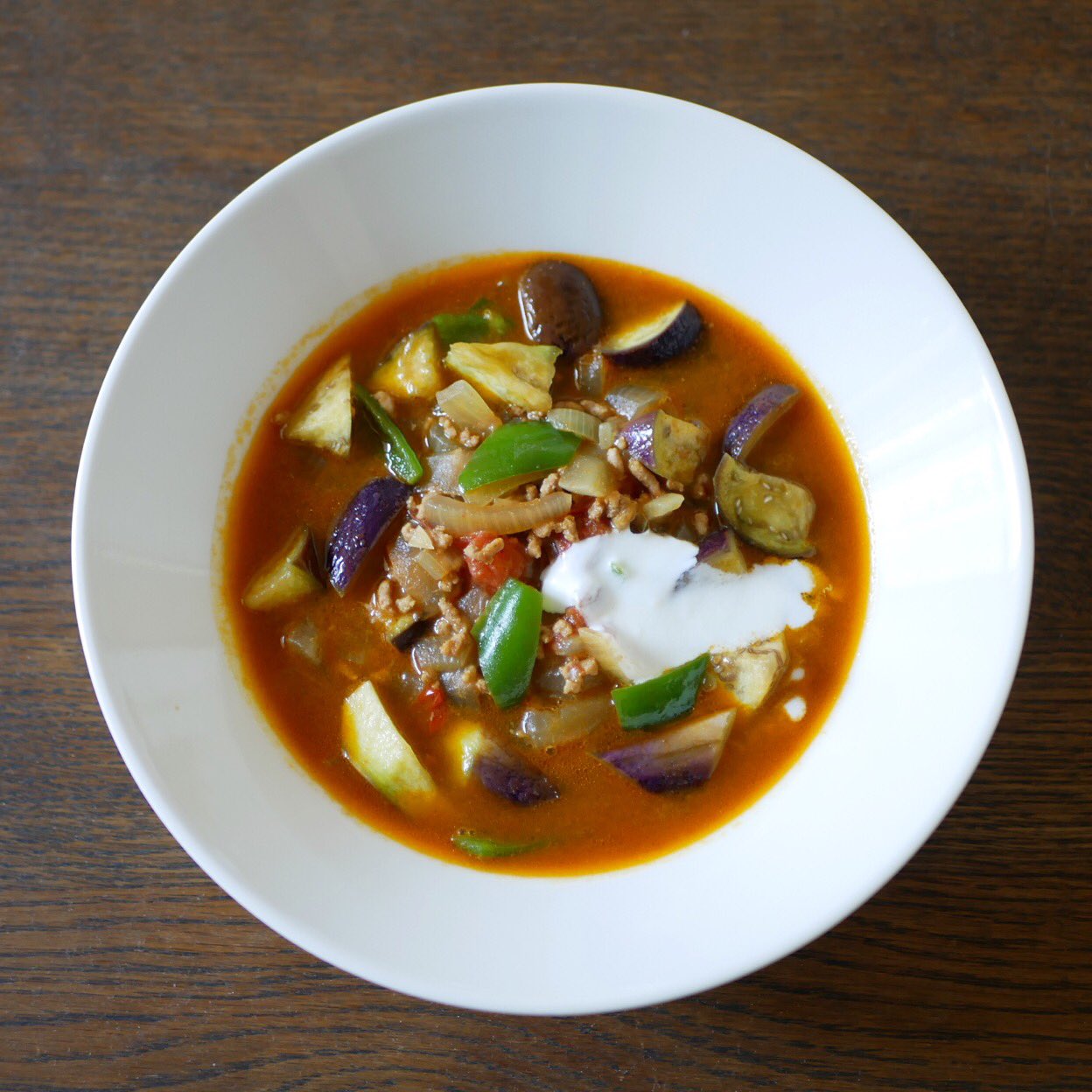 有賀 薫 夏野菜カレースープ 朝からカレースープの試作 トマト たまねぎ なす ピーマンを可愛いサイズに切って スープ として食べやすく作ってみました カレールーだけだととろみがつきすぎるので カレー粉も足して さらりと仕上げます プレーン