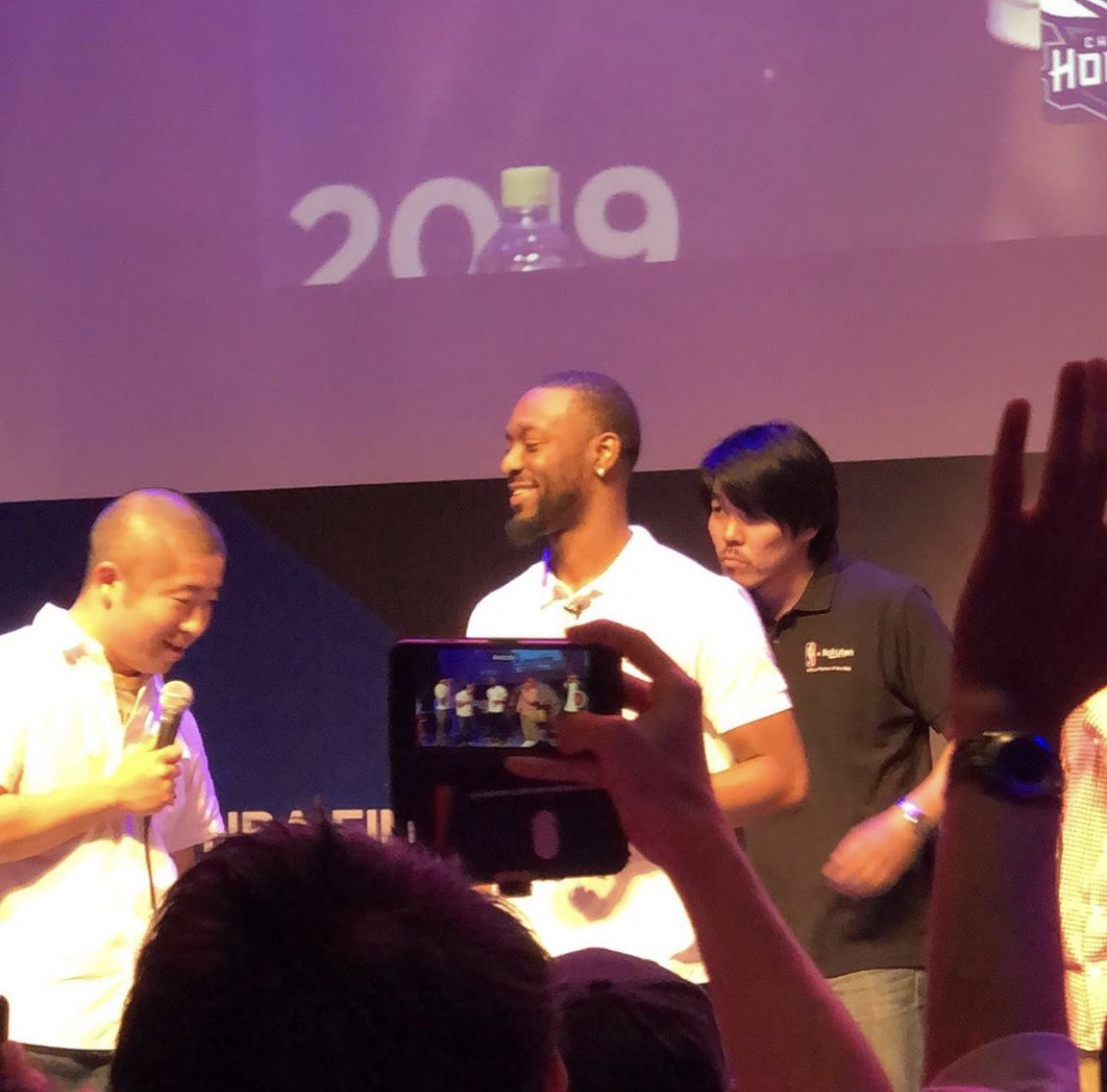 nbajournal_com's tweet photo. 貴重な機会となりました✨3枚目の画像はKemba Walkerご本人のTwitter投稿画像です！
Rakuten NBA Newsにケンバ・ウォーカーの記事を掲載いただいていますので、良かったらこちらもご覧ください。
https://t.co/CRqauA5ncY

#nba #publicviewing #kembawalker #charlottehornets #nbajournal #yukiri https://t.co/zqevEZRfzE