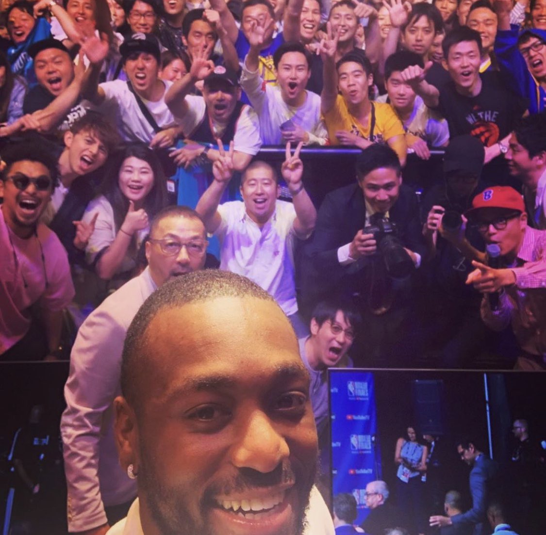 nbajournal_com's tweet photo. 貴重な機会となりました✨3枚目の画像はKemba Walkerご本人のTwitter投稿画像です！
Rakuten NBA Newsにケンバ・ウォーカーの記事を掲載いただいていますので、良かったらこちらもご覧ください。
https://t.co/CRqauA5ncY

#nba #publicviewing #kembawalker #charlottehornets #nbajournal #yukiri https://t.co/zqevEZRfzE