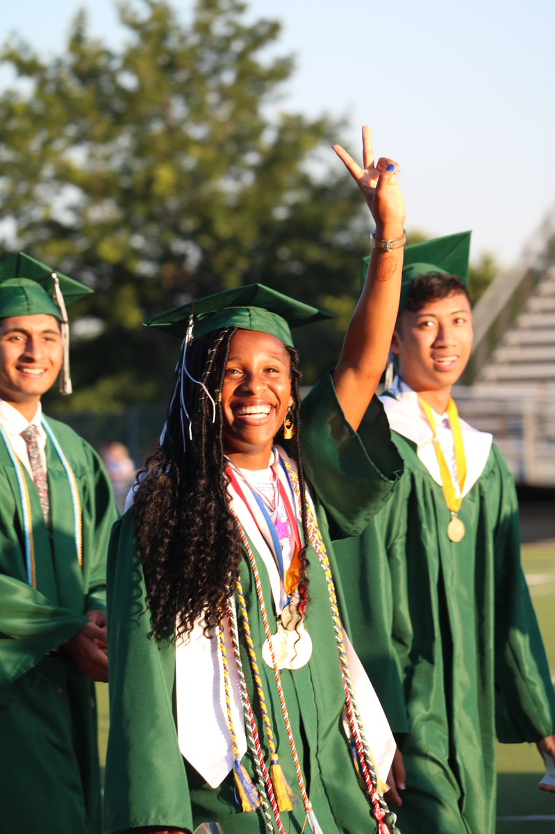 Carrollisd's tweet photo. Congratulations to the Carroll Class of 2019! We are so proud of you. #CarrollGrad19 #TraditionNeverGraduates https://t.co/Vz9wr2nyU7