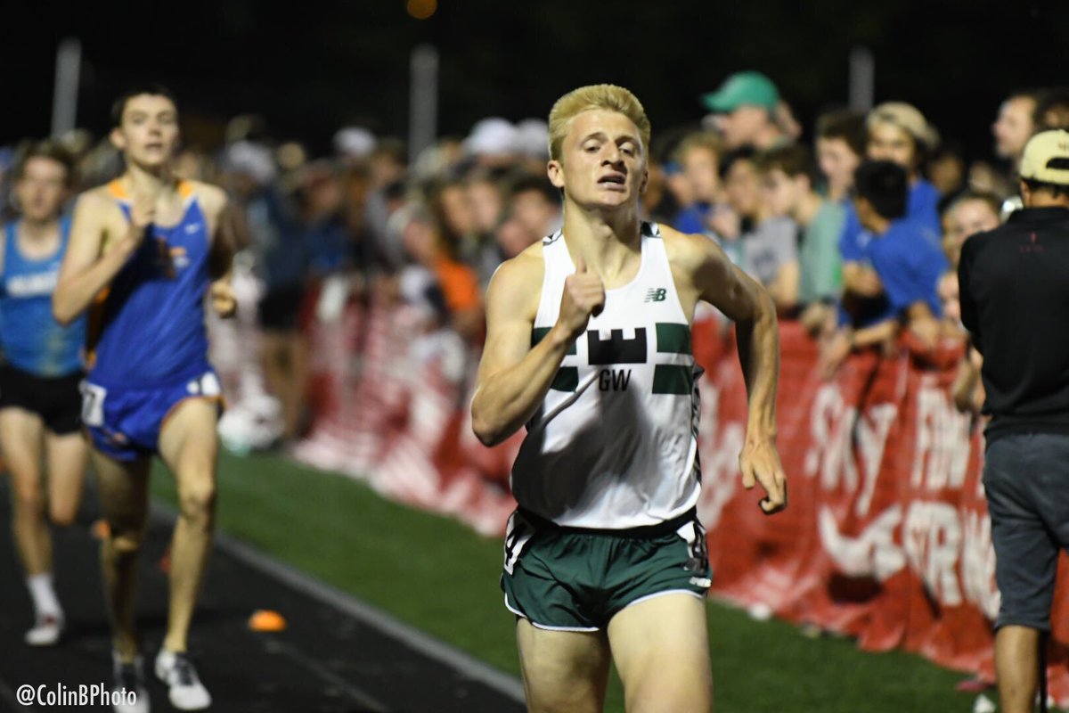 Rory Cavan wins the fast heat of the Ray Mayer High School Boys' Elite Mile #MagisMiles19