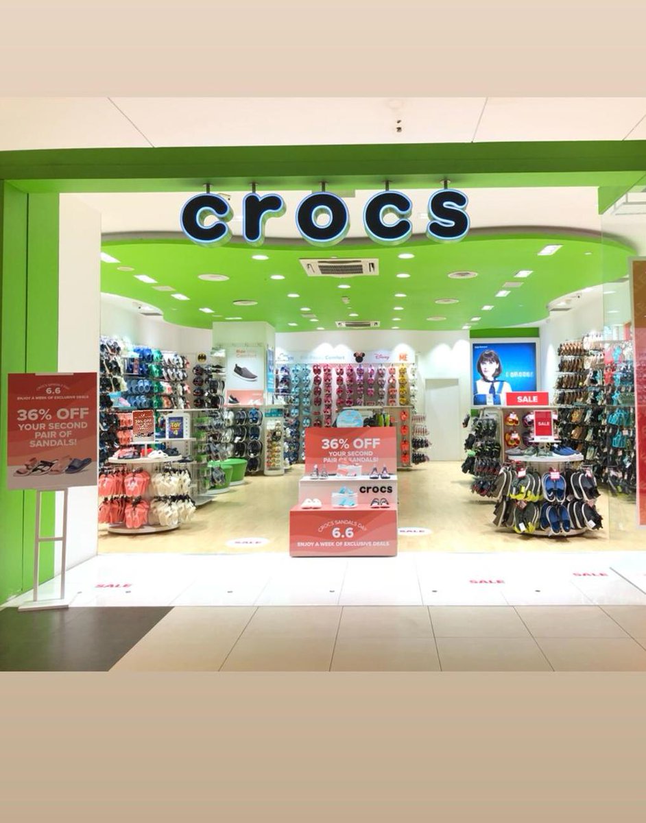 crocs offers today