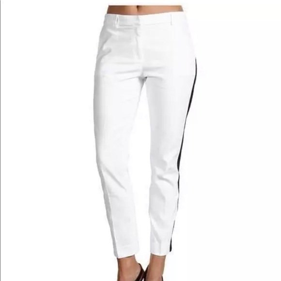 teesfashfinds's tweet photo. So good I had to share! Check out all the items I'm loving on @Poshmarkapp from @cualitythreads @Fashion4u2love @LinhCo13 #poshmark #fashion #style #shopmycloset #lacoste #lablanca #pinkvictoriassecret: https://t.co/6WZmobKdMl https://t.co/S2y0fu3mYo