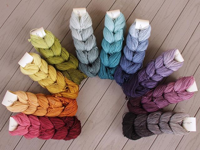 Whyknotfibers's tweet photo. Ohhh ahh here’s the whole rainbow of gradients!! We have them ALL in stock and with us at tipofthemittfiberfair !! https://t.co/yWki8xxrnj
