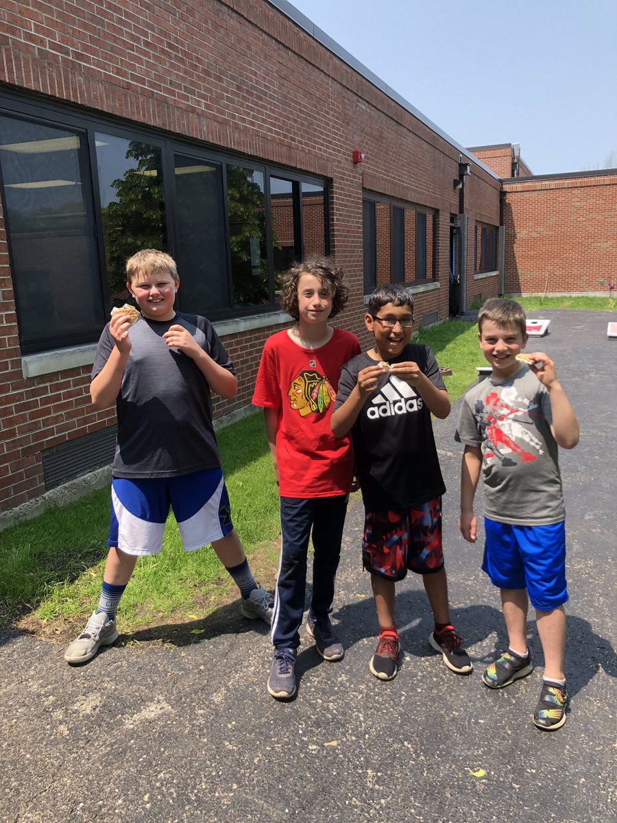 Mr. Johnson tweet media