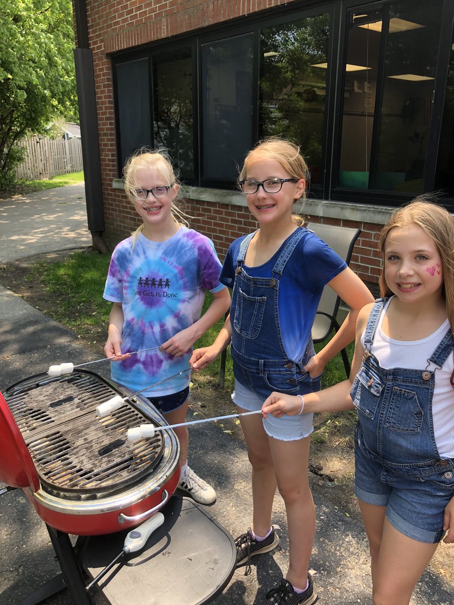 Mr. Johnson tweet media