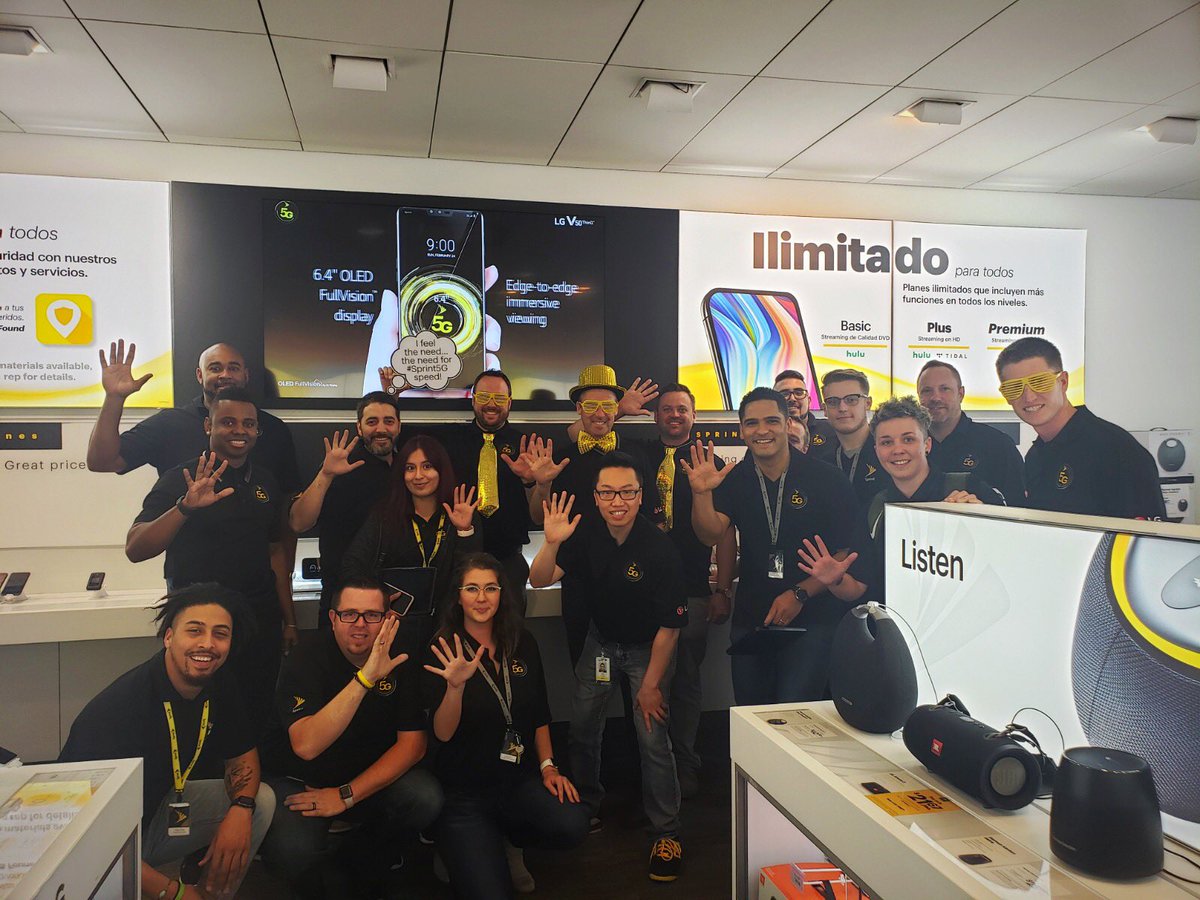 Thanks for visiting us at #TheOakPark ! We loved hosting you guys this afternoon!
#5G #TeamLG

<a href="/bruce_sokol/">Bruce Sokol</a> <a href="/phillips_jas/">Jason Phillips</a> <a href="/BenjaminReam/">Ben Ream</a> @AmrWahba1020 @KLGomez4KSMO <a href="/zacharynisbet/">Zach Nisbet</a> <a href="/nguyen_jase/">Jase Nguyen</a>