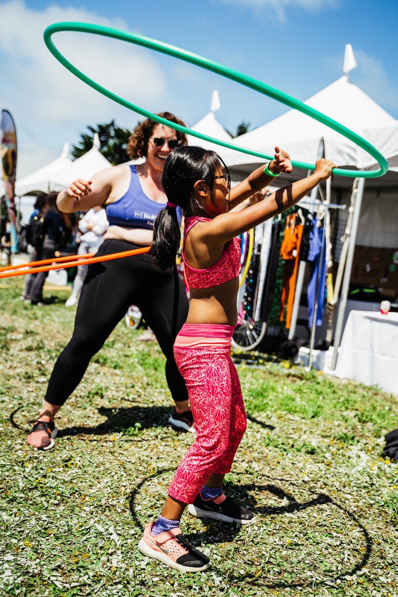 This is <a href="/Alexgoldman/">Al Goldman 🧚‍♀️</a> a #COMMITED WDTB volunteer at BOTH SF and NYC event every year since day one 👏 Alex works at a food bank to ensure homeless people in SF have access to reliable meals and she just represented the USA in the world triathlon multipart championships in Spain!