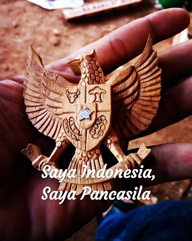 MebelNaa's tweet photo. Saya Indonesia, Saya Pancasila!

Selamat hari kesaktian Pancasila, 1 Juni 2019 https://t.co/5eMa7WCnst