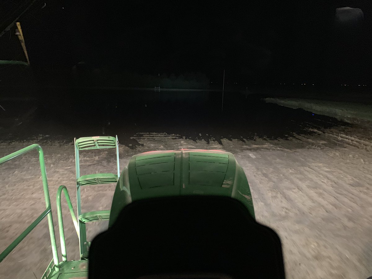 AWApp1's tweet image. Watch out for mud holes!